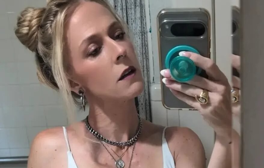 Carmilla Vess taking a hot selfie in her bathroom mirror